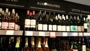 Alkoholfreier Wein findet immer häufiger Einzug in die Regale. (Bild: Jöchl Martin)