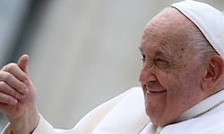 Mit einer Mehrfachinfektion liegt Papst Franziskus seit einer Woche im Spital.