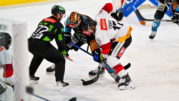 Die Black Wings Linz sicherten sich mit einem Sieg gegen Vorarlberg ein Play-off-Ticket. (Bild: GEPA)