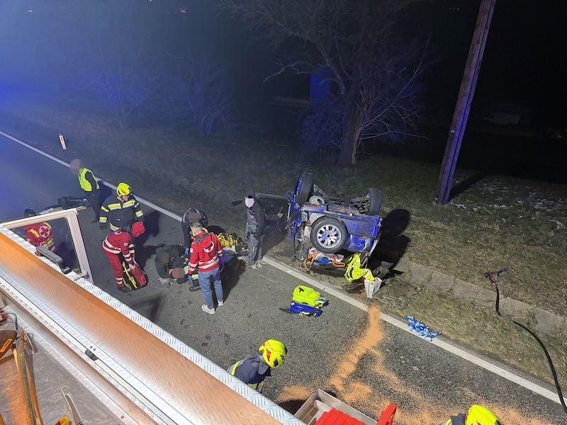 Unfall in Lannach am Freitagabend (Bild: FF Lannach, FF Blumegg-Teipl (BFVDL))