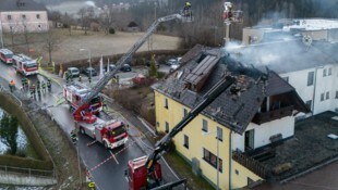Das Feuer brach im Dachboden aus