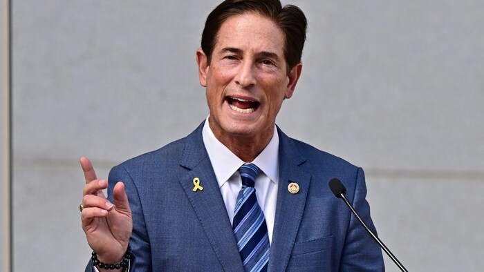 StaatsanwaltDer neue Bezirksstaatsanwalt von Los Angeles, Nathan Hochman, sprach sich am Freitag ...