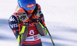 Zum Wegschauen scheinen für die Mikaela Shiffrin aktuell ihre eigenen Leistungen zu sein.