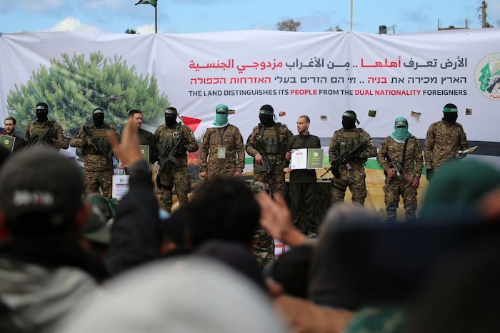 Die islamistische Terrororganisation Hamas machte aus den Geiselübergaben ein widerliches ...