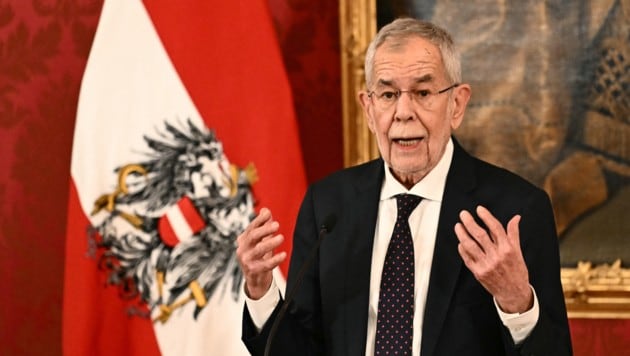 Bundespräsident Alexander van der Bellen wird langsam ungeduldig ... (Bild: AFP)