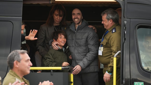 Der Österreicher Tal Shoham bei seiner Freilassung, er ist der Schwager von Shaked Haran.