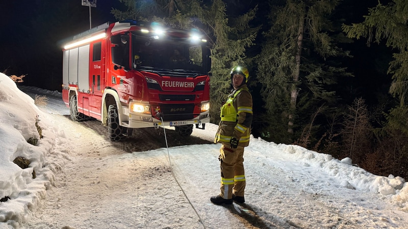 Die Feuerwehr musste zu Hilfe eilen. (Bild: ZOOM Tirol)