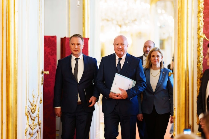 Andreas Babler (SPÖ), Christian Stocker (ÖVP) und Beate Meinl-Reisinger (NEOS)