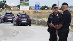 Die italienische Polizei hat einen Schlepperring zwischen der Türkei und Italien zerschlagen ...