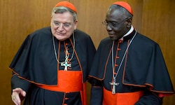 Raymond Burke (li.) und Robert Sarah zählen zu den (Ultra-)Traditionalisten.