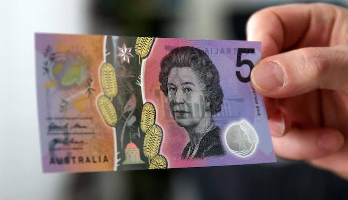 Fünf australische Dollar mit Queen.