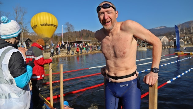 Ex-Basketball-Profi Peter Hütter nach dem Eisschwimmen im Hallstättersee. (Bild: Hörmandinger Marion)