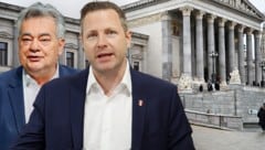 FPÖ-Generalsekretär Michael Schnedlitz regierte auf die neuerlichen Dreierverhandlungen mit scharfer Kritik. Ganz anders dagegen der grüne Parteichef Werner Kogler (li). (Bild: Krone KREATIV/AP, APA)