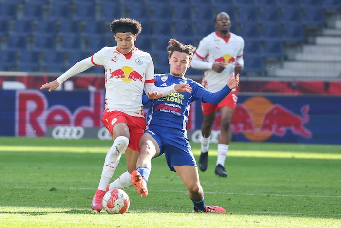 Enrique Aguilar (li.) erzielte seine ersten drei Saisontreffer.