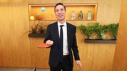 Er hat es drauf: jongliert Bälle und Fälle mit Leichtigkeit. Seine Rechtsberatungen für das ...
