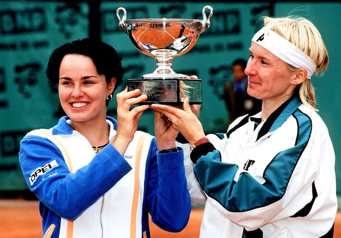 Martina Hingis (l.)