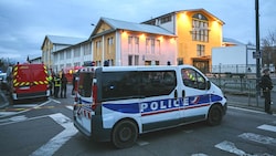 Ein 69-jähriger Passant aus Portugal wurde im französischen Mulhouse von einem Algerier erstochen. Drei weitere Menschen wurden verletzt. (Bild: SEBASTIEN BOZON / AFP)