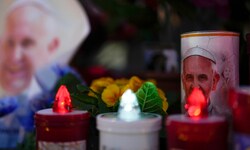 Der Papst befindet sich seit acht Tagen in der römischen Poliklinik Agostino Gemelli.