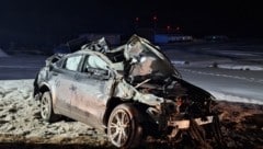 Im Zillertal wurde ein Autolenker verletzt, als sich sein Wagen mehrmals überschlug. (Bild: FF Tux)