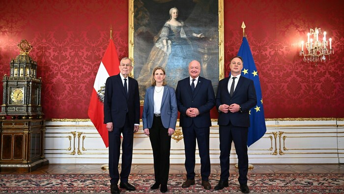 Bundespräsident Alexander Van der Bellen, NEOS-Bundesparteichefin Beate Meinl-Reisinger, ...