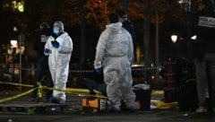 Ermittler sprechen nach dem Messerangriff im französischen Mulhouse mittlerweile von sieben Verletzten. Ein Mann wurde bei der Attacke getötet. (Bild: AFP/Photo by SEBASTIEN BOZON)