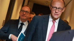 Alexander Dobrindt und Friedrich Merz: Gespann für Deutschland? (Bild: EPA)