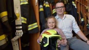 Papa Stefan Schuller mit Tochter Celine. (Bild: Wolfgang Zarl)