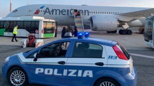 Der American Airlines-Flug AA292 von New York nach Delhi machte eine plötzliche Kehrtwende.