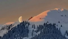 Der Kirchbacher Wipfel im Morgenrot von Werner Buchacher. (Bild: Werner Buchacher)