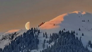 Der Kirchbacher Wipfel im Morgenrot von Werner Buchacher. (Bild: Werner Buchacher)