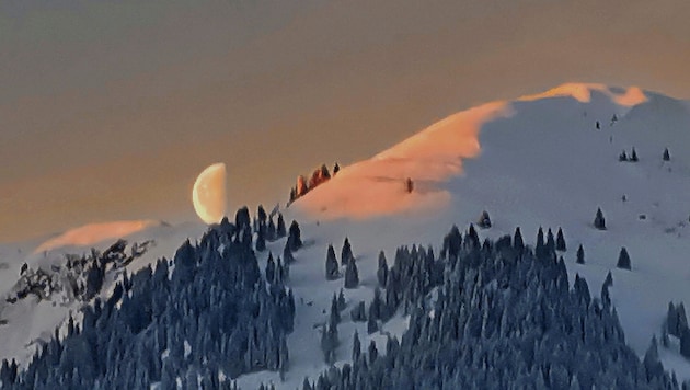 The Kirchbacher Wipfel in the morning glow by Werner Buchacher. (Bild: Werner Buchacher)