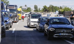 Stau auf der Tauernautobahn: im Sommer ein regelmäßiges Bild ...
