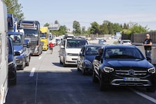 Stau auf der Tauernautobahn: im Sommer ein regelmäßiges Bild ...
