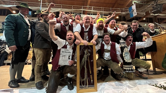 Siezenheim II celebrated first place and the coveted Wandergoaßl in Ainring. (Bild: Gauverband I/Inge Erb)