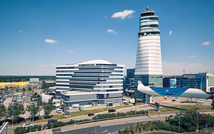 Vienna Airport is busy again - with more passengers than ever before in the previous year.