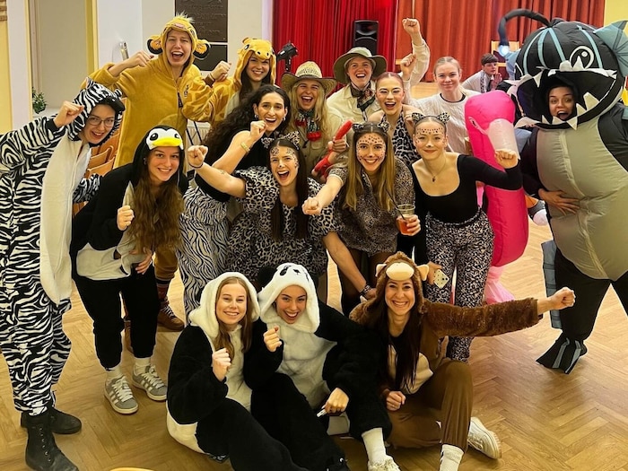 Bei der Faschingsparty wurde es „tierisch“, herrschte beste Stimmung.