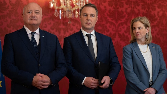 Christian Stocker, Andreas Babler und Beate Meinl-Reisinger (von links) bekommen eher schlechte ...