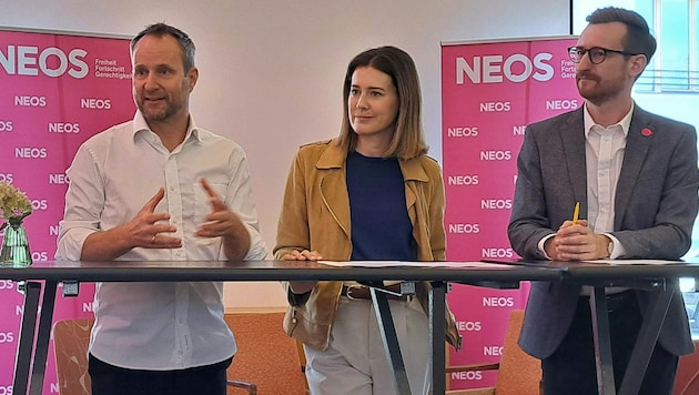 Matthias Strolz last appeared with the NEOS in September 2024, here with NEOS state spokesperson Claudia Gamon and the Vorarlberg top candidate for the National Council elections, Johannes Gasser. (Bild: JOCHEN HOFER / APA / picturedesk.com)