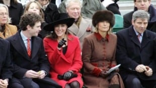 Die heutige Prinzessin Kate 2006 mit ihren Eltern bei Prinz Williams Abschlusszeremonie in Sandhurst. (Bild: Viennareport)