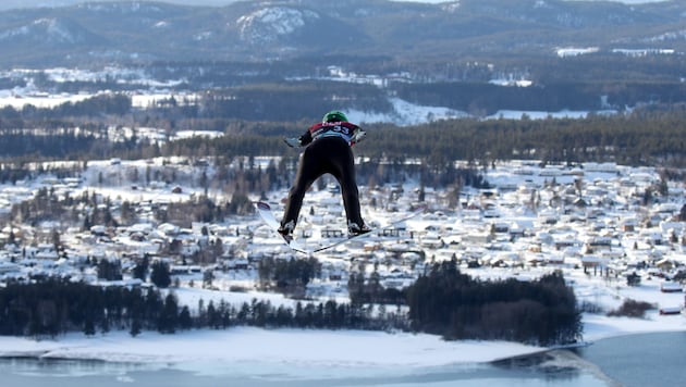 Im Skisprung-Paradies Vikersund stinkt es derzeit zum Himmel. (Bild: GEPA)