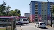Seit Juli 2019 ist die Unglückskreuzung Grottenhofstraße mit Schranken gesichert.