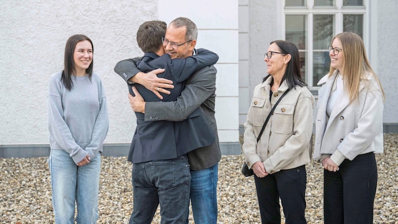 Seine Frau und die beiden Töchter begleiteten den Steirer. (Bild: Juergen Fuchs)