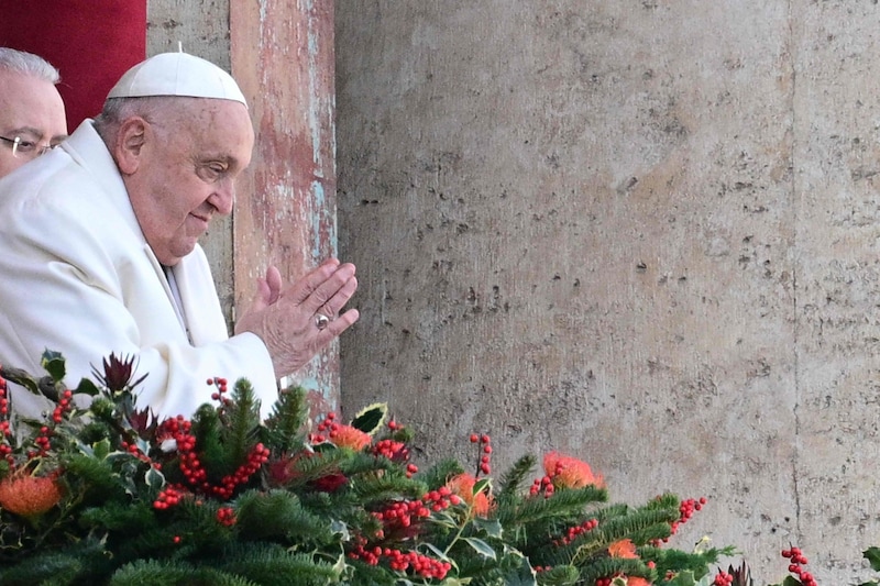 Franziskus befinde sich in einer „hochkritischen Situation“, heißt es von Ärzten. (Bild: AFP)