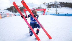 Zwei, die zusammengehören: Mikaela Shiffrin und Atomic (Bild: GEPA)