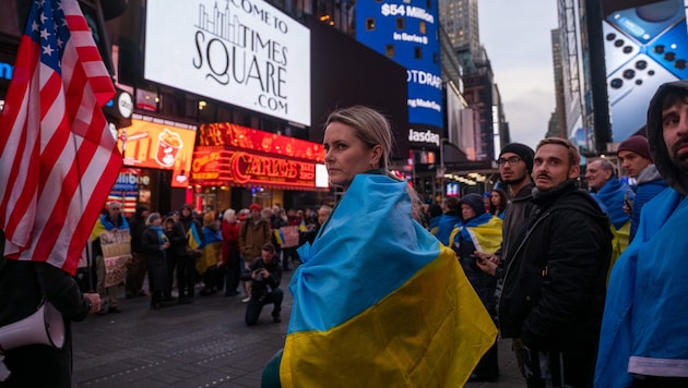 In New York, demonstrations were held in support of Ukraine. (Bild: SPENCER PLATT/Getty Images via AFP)