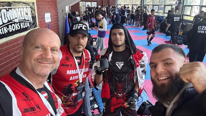 Coach Predrag Krsikapa, Gerhard Ettl, Anas Hamdaoui und Imran Zulic (v. li.)