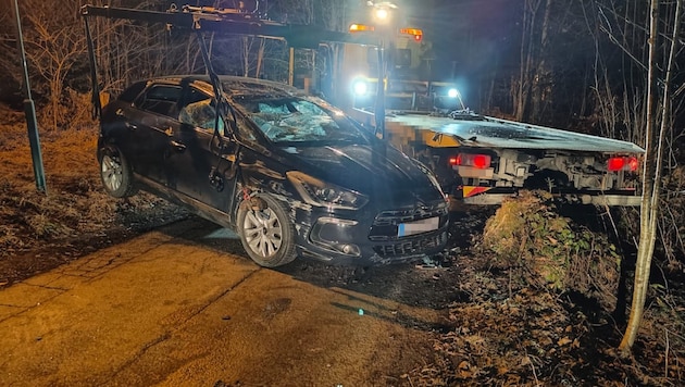 Massive damage was caused to the car. (Bild: ZOOM Tirol)