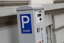 Auf Parkscheinautomaten der Stadt waren gefälschte QR-Codes angebracht. (Bild: Markus Tschepp)