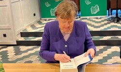 Die Ex-Kanzlerin äußerte sich bei ihrer Buchvorstellung am Montagabend in Wien zum aktuellen ...