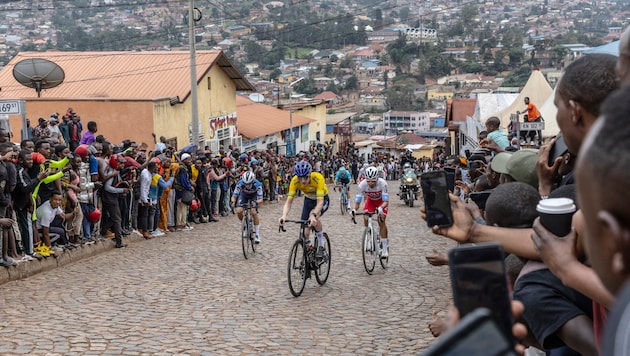 Derzeit findet in Ruanda die Tour of Ruanda statt, die bedeutendste Landesrundfahrt Afrikas. (Bild: APA/AFP/Guillem Sartorio)